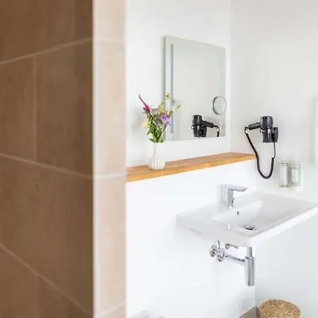 Hørby Færgekro Hotel 3*