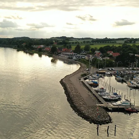 Hørby Færgekro Hotel 3*